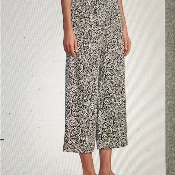 Lands' End Pants - •Lands' End• Sport Knit Crop Pants with Pockets - Size 6-8